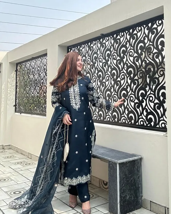 Blue_Georgette_Kurta_Set_For_Women