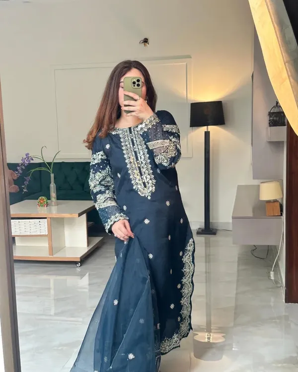Blue_Georgette_Kurta_Set_For_Women