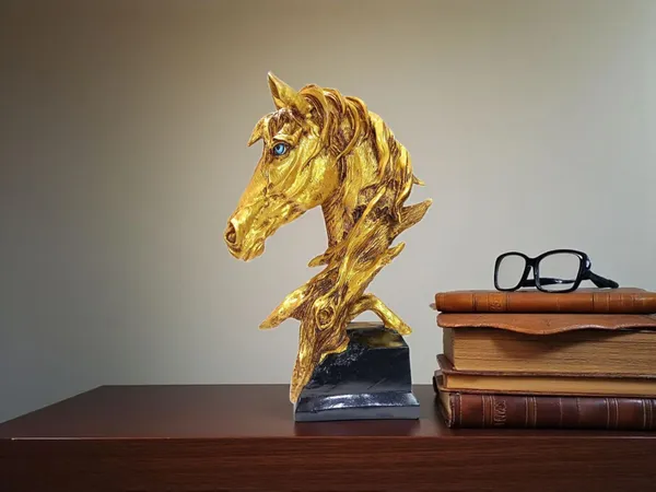 Multicolor_Resin_Golden_Horse_Steed