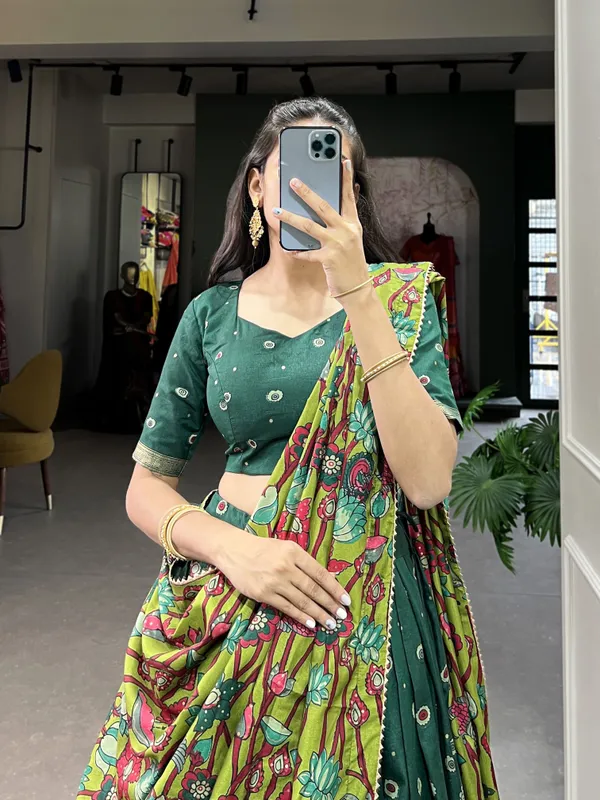 Green_Art_Silk_&_Silk_Blend_Embroidered_&__Floral_Print_&_Geometric_Print_&_Digital_Print_Lehenga_Choli_For_Women