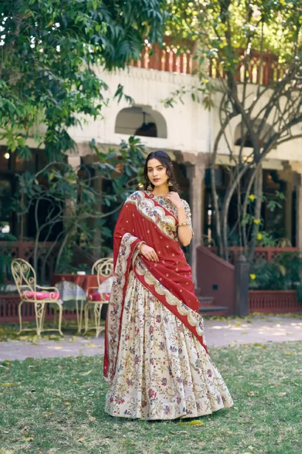Designer_Ivory_Floral_Print_Dola_Silk_Digital_Print_Festive_Lehenga_Choli_For_Women