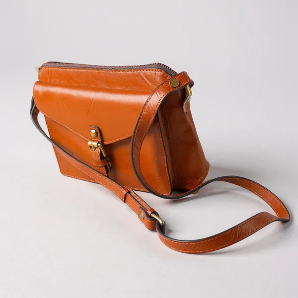 DENION_leather_essentials:_Style_that_stays,_quality_that_lasts.