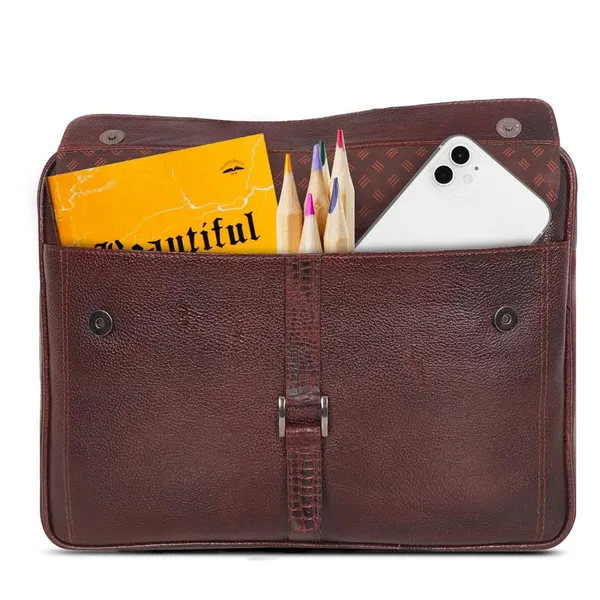 Brown_Sophisticated_Leather_Laptop_Messenger_Bag_For_Men