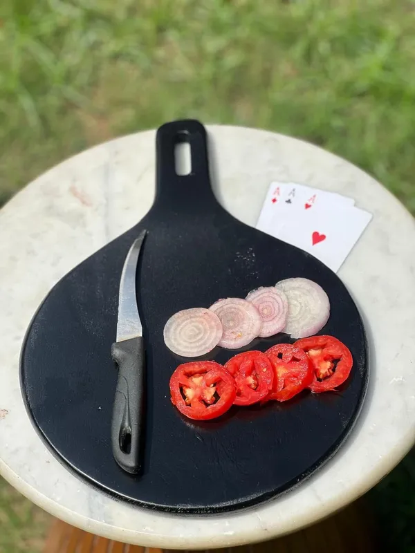 Pack_Of_1_Black_Wooden_Cutting_Board