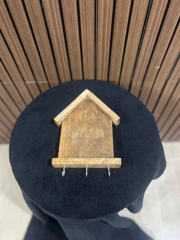 Brown_Premium_Quality_Wood_Key_Holder_(3_Hooks)