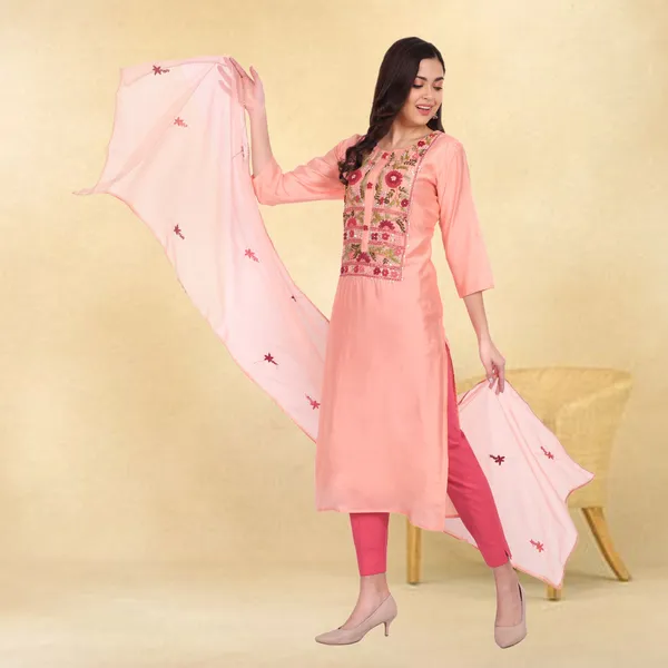 Peach_Muslin_Hand_Embroidered_Kurta_with_Organza_Dupatta