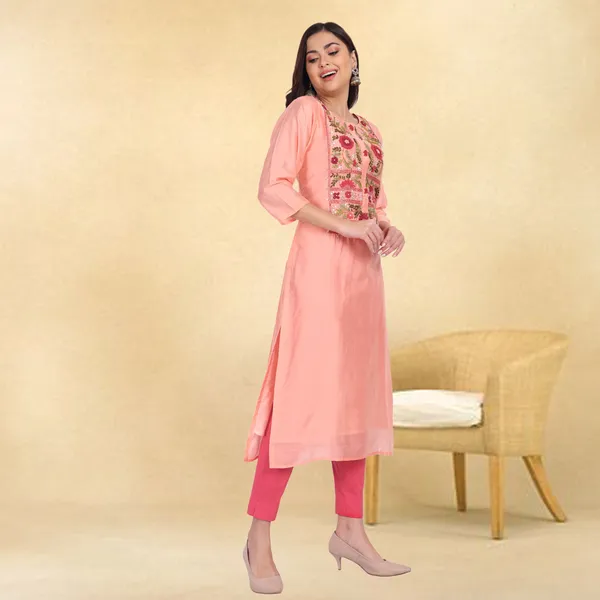 Peach_Muslin_Hand_Embroidered_Kurta_with_Organza_Dupatta