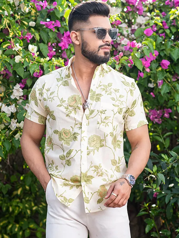 Men's_Tea_Green_Floral_Printed_Half_Sleeve_Slim_Fit_Shirt_-_Doriyan