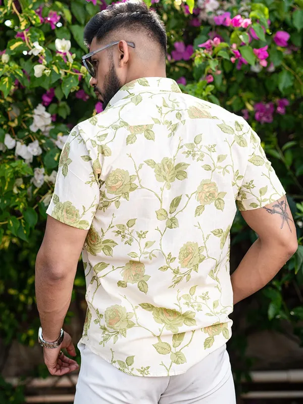 Men's_Tea_Green_Floral_Printed_Half_Sleeve_Slim_Fit_Shirt_-_Doriyan