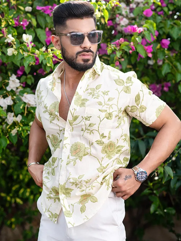 Men's_Tea_Green_Floral_Printed_Half_Sleeve_Slim_Fit_Shirt_-_Doriyan