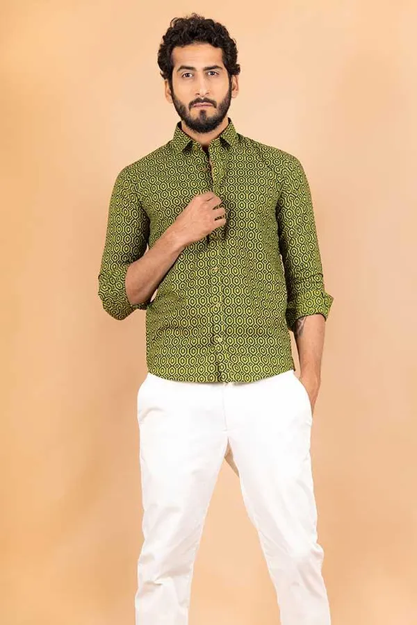 Men's_Pure_Cotton_Green_Geomatric_Printed_Full_Sleeve_Slim_Fit_Shirt_-_Doriyan