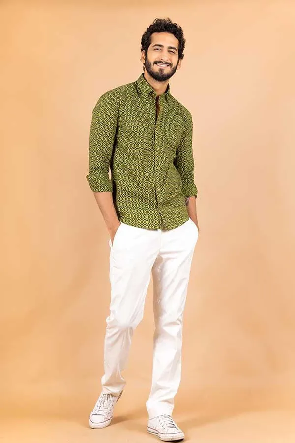 Men's_Pure_Cotton_Green_Geomatric_Printed_Full_Sleeve_Slim_Fit_Shirt_-_Doriyan