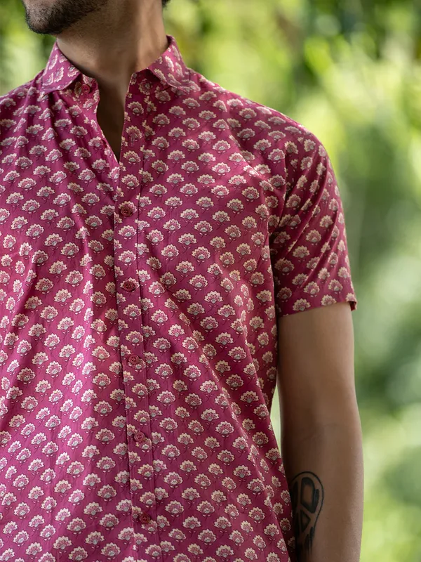 Men's_Regular_Fit_Pink_Floral_Cotton_Button_Down_Half_Sleeve_Slim_Fit_Shirt_-_Doriyan