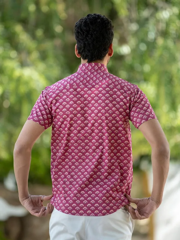 Men's_Regular_Fit_Pink_Floral_Cotton_Button_Down_Half_Sleeve_Slim_Fit_Shirt_-_Doriyan