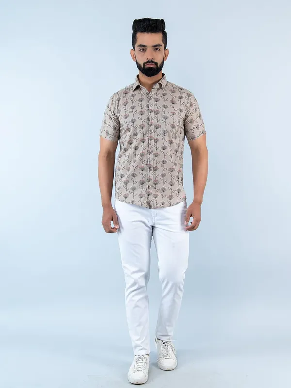 Men's_Floral_Printed_Half_Sleeve_Spread_Collar_Ethnic_Motifs_Beige_Slim_Fit_Shirt_-_Doriyan