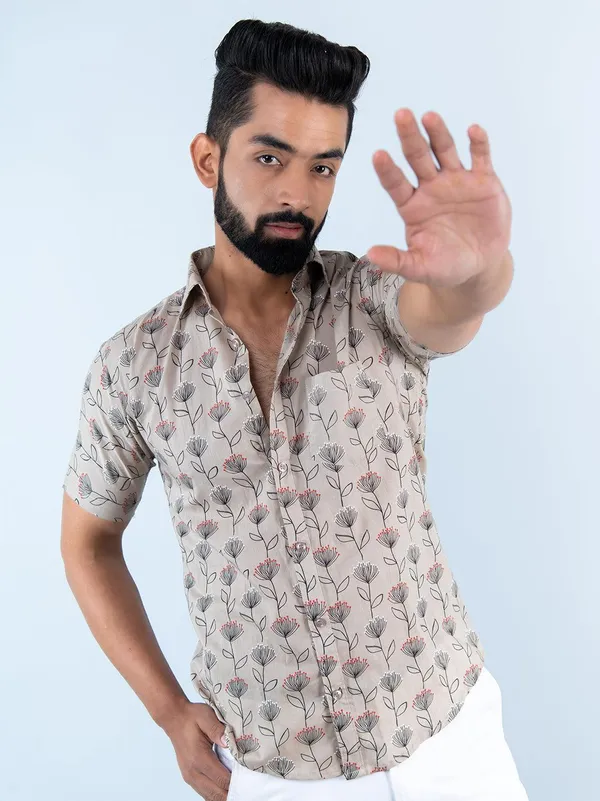 Men's_Floral_Printed_Half_Sleeve_Spread_Collar_Ethnic_Motifs_Beige_Slim_Fit_Shirt_-_Doriyan