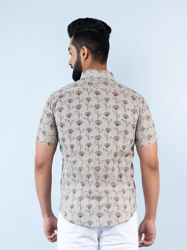 Men's_Floral_Printed_Half_Sleeve_Spread_Collar_Ethnic_Motifs_Beige_Slim_Fit_Shirt_-_Doriyan