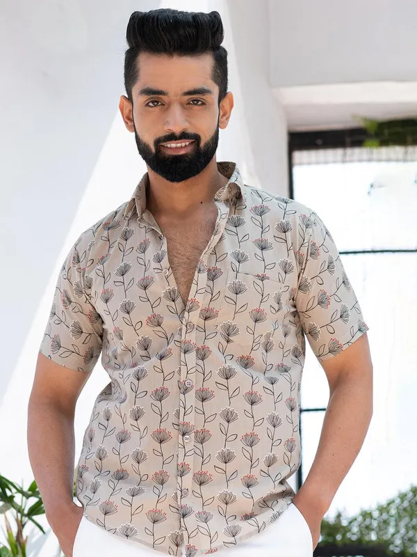 Men's_Floral_Printed_Half_Sleeve_Spread_Collar_Ethnic_Motifs_Beige_Slim_Fit_Shirt_-_Doriyan