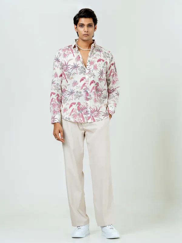 Men's_Pure_Cotton_Light_Pink_Bird_And_Floral_Printed_Full_Sleeve_Slim_Fit_Shirt_-_Doriyan