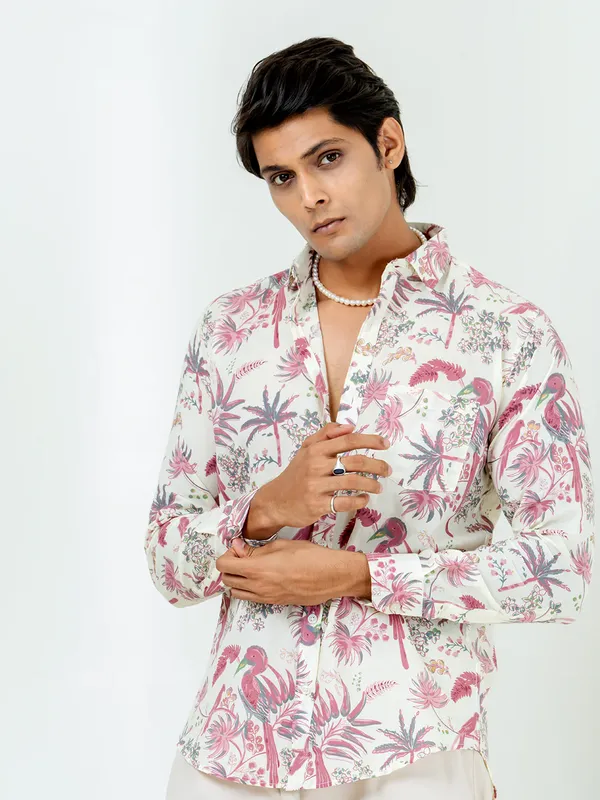 Men's_Pure_Cotton_Light_Pink_Bird_And_Floral_Printed_Full_Sleeve_Slim_Fit_Shirt_-_Doriyan