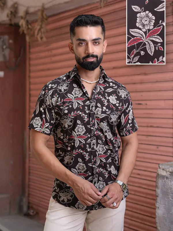 Men's_Multi_Colour_Floral_Printed_Half_Sleeve_Slim_Fit_Shirt_-_Doriyan