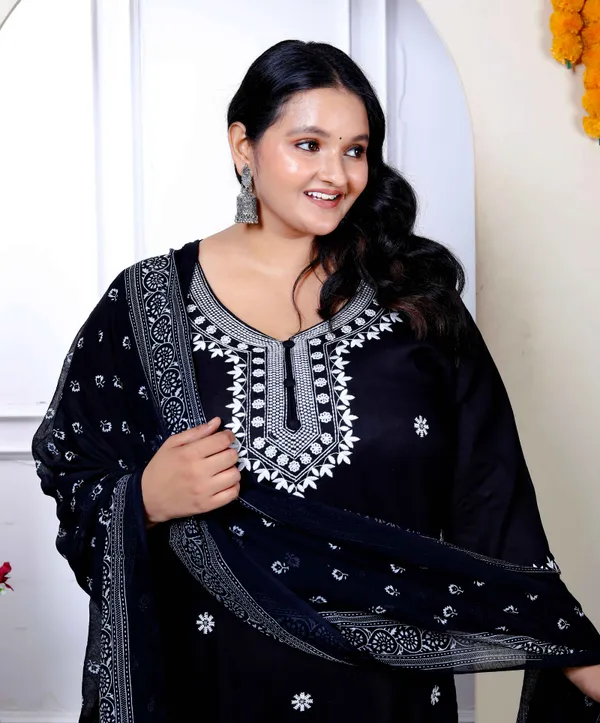 Doriyan_Womenns_Plus_Size_Black_Embroidery_Straight_Kurta_with_Palazzo_and_Dupatta_Set