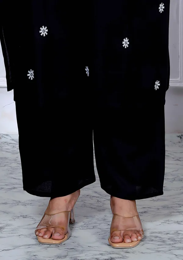 Doriyan_Womenns_Plus_Size_Black_Embroidery_Straight_Kurta_with_Palazzo_and_Dupatta_Set