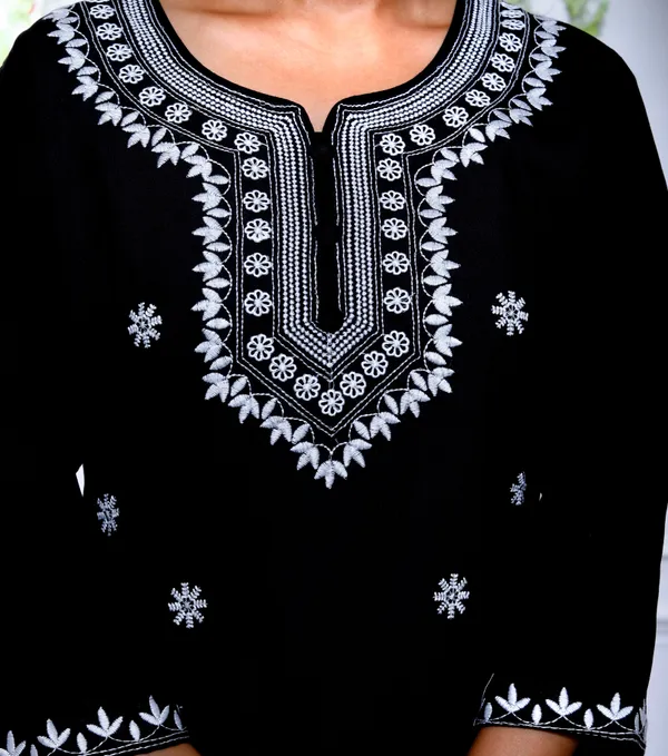 Doriyan_Womens_Black_Embroidery_Straight_Kurta_with_Palazzo_and_Dupatta
