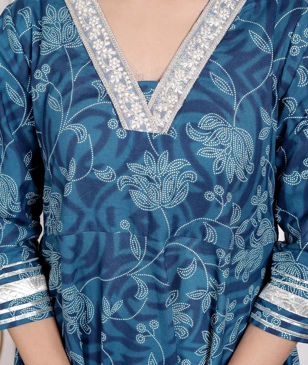 Doriyan_Women's_Blue_cotton_Embroidered_Neck_Anarkali_Kurta