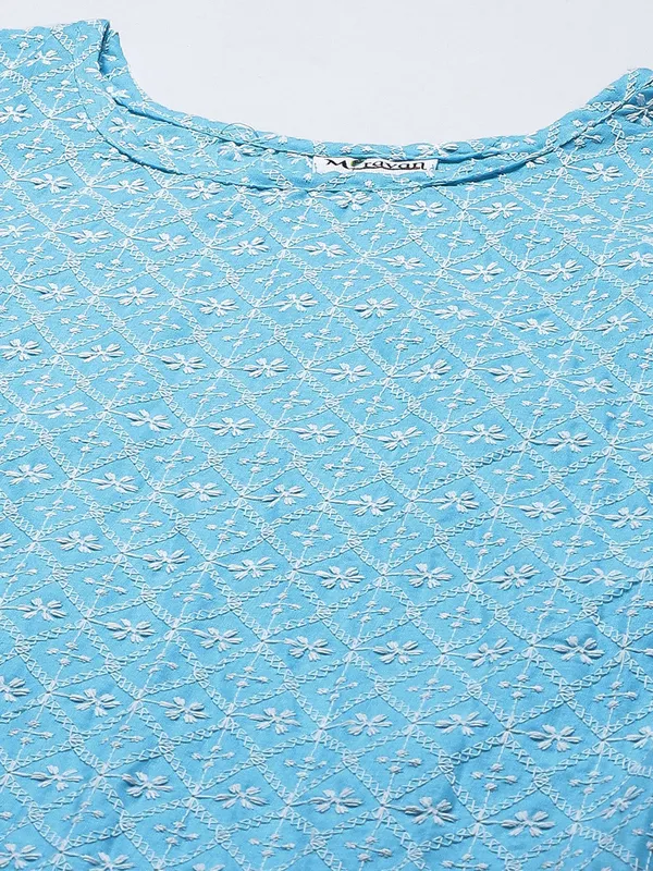 Doriyan_Womens_Blue_Ethnic_Motifs_Embroidered_Chikankari_Straight_Kurti