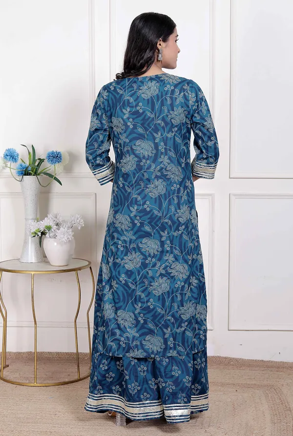 Doriyan_women's_Cotton_Floral_Printed_V-Neck_Kurta_with_Flared_Palazzo