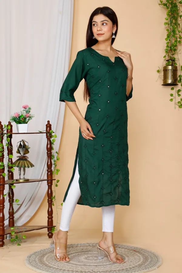 Doriyan_Womens_Green_Embroidered_Straight_Kurti