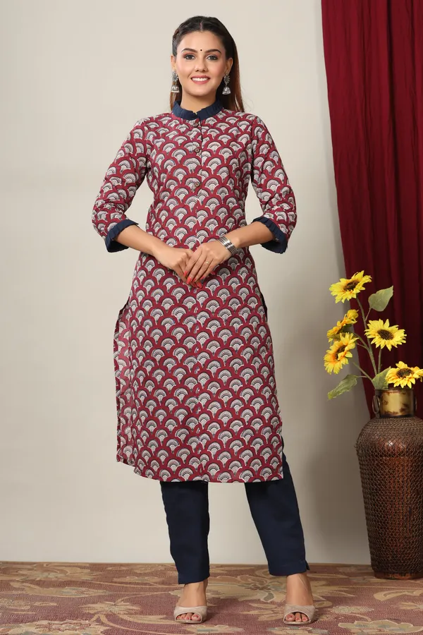 Doriyan_Womens_Maroon_&_Navy_Blue_Printed_Pure_Cotton_Kurti