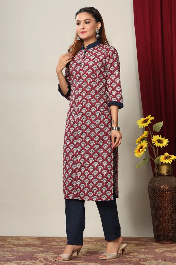 Doriyan_Womens_Maroon_&_Navy_Blue_Printed_Pure_Cotton_Kurti