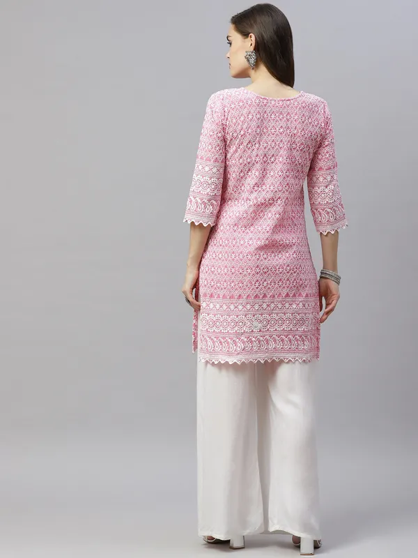 Doriyan_Womens_Pink_Ethnic_Motifs_Embroidered_Chikankari_Straight_Kurti