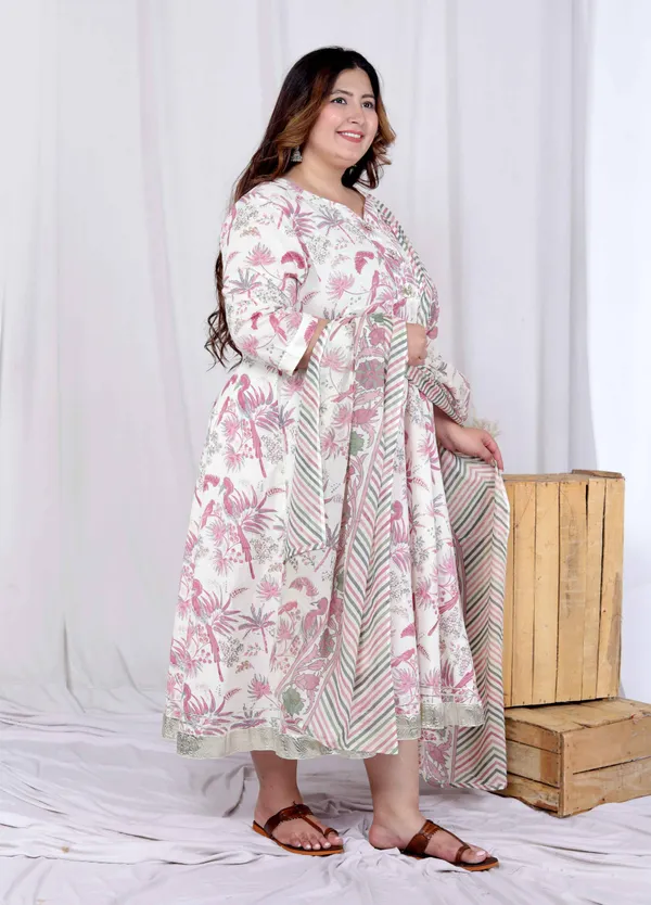 Doriyan_Womens_Plus_Size_Light_Pink_Floral_Printed_and_Anarkali_Kurta_with_Dupatta