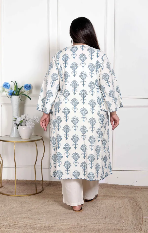 Doriyan_Womens_Plus_Size_Off_White_Floral_Printed_Cotton_Flex_Kurta_with_Pant