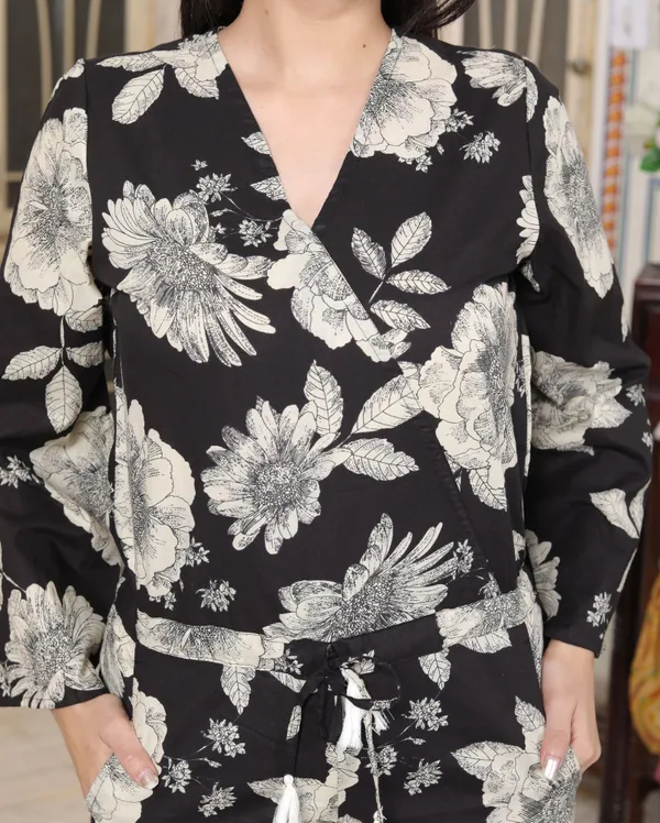 Doriyan_Womens_Pure_Cotton_Black_V_Neck_Tie-Ups_Floral_Printed_Casual_Jumpsuit