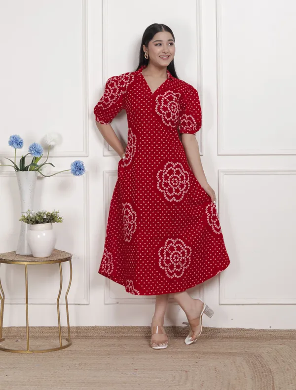 Doriyaaan_Womens_Red_Bandhani_Printed_Collar_Neck_Midi_Dress