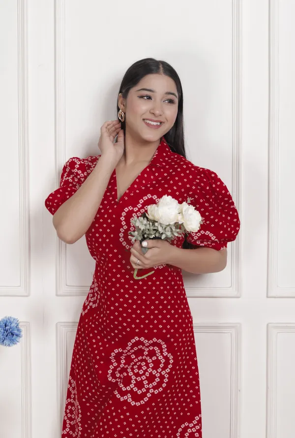 Doriyaaan_Womens_Red_Bandhani_Printed_Collar_Neck_Midi_Dress