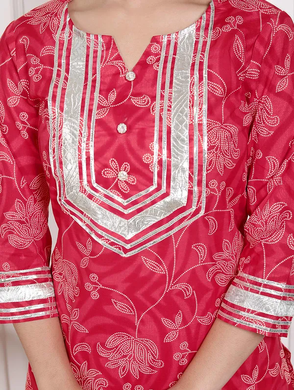 Doriyan_women's_Red_cotton_Gota_Work_Kurta_with_Palazzo