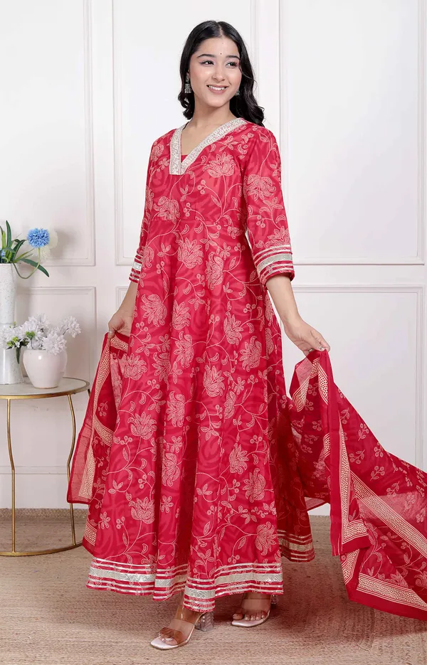 Doriyan_Women's_red_Embroidered_Anarkali_Kurta_and_DupattaÃ‚