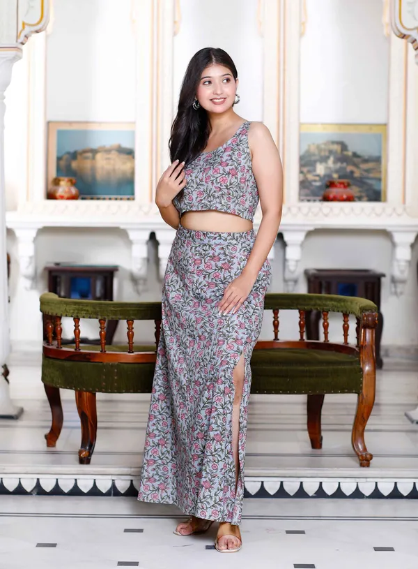 Women's_Grey_Floral_Printed_Crop_Top_And_Skirt_Co-Ord_Set_-_Doriyan