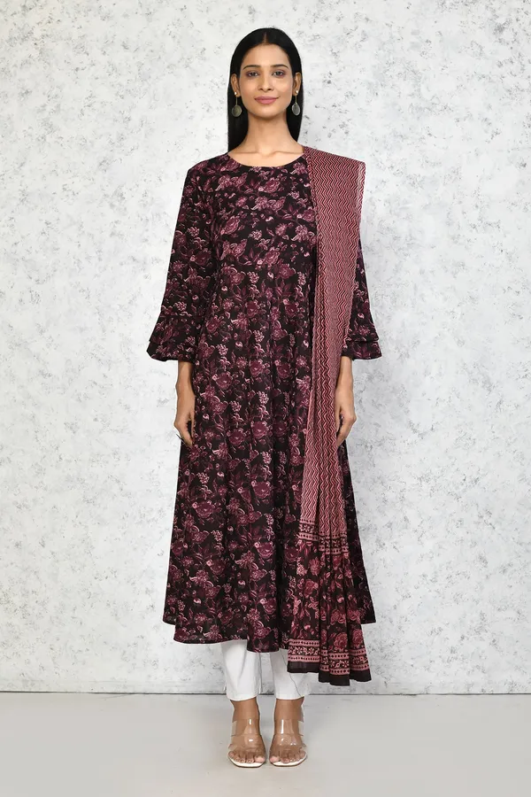 Women's_Stunning_Maroon_Bell_Sleeve_Floral_Printed_Anarkali_Kurta_Dupatta_-_Doriyan