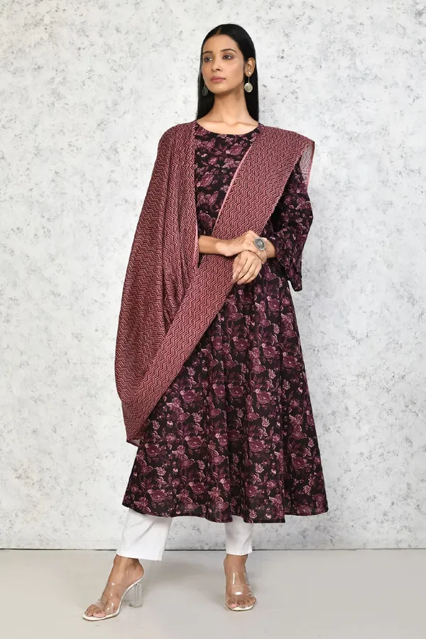 Women's_Stunning_Maroon_Bell_Sleeve_Floral_Printed_Anarkali_Kurta_Dupatta_-_Doriyan