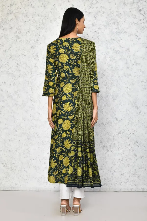 Women's_Green_Pure_Cotton_Floral_Printed_Anarkali_Kurta_With_Dupatta_-_Doriyan