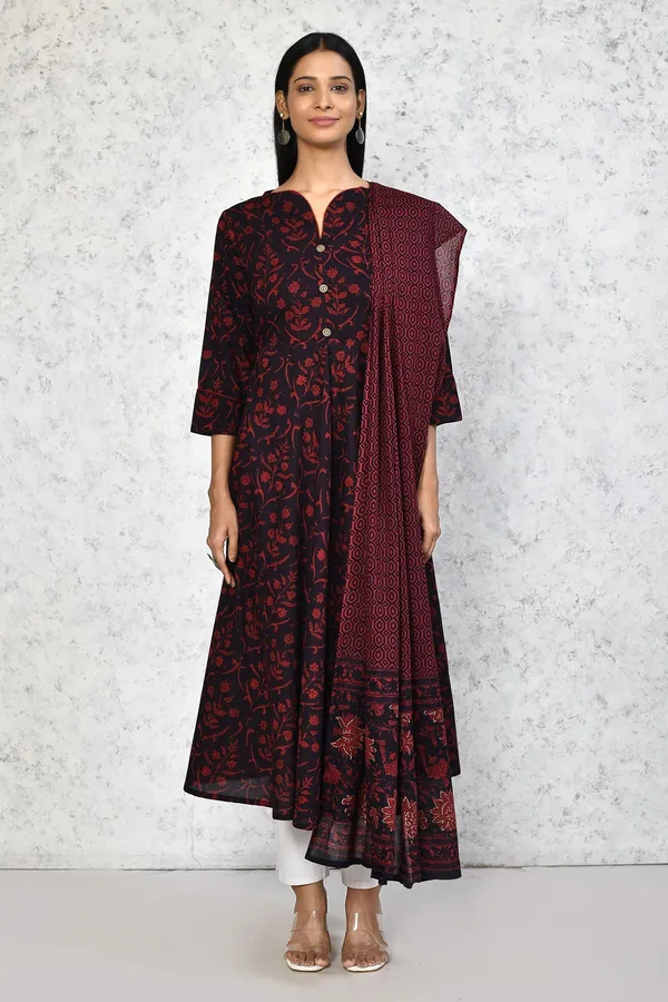Women's_Cotton_Floral_Print_Maroon_Anarkali_Kurta_With_Dupatta_-_Doriyan