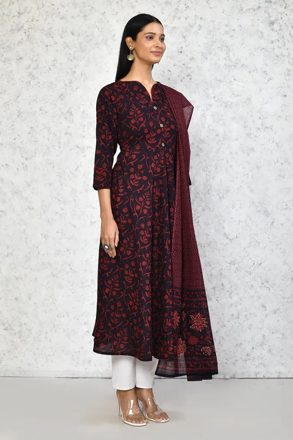 Women's_Cotton_Floral_Print_Maroon_Anarkali_Kurta_With_Dupatta_-_Doriyan