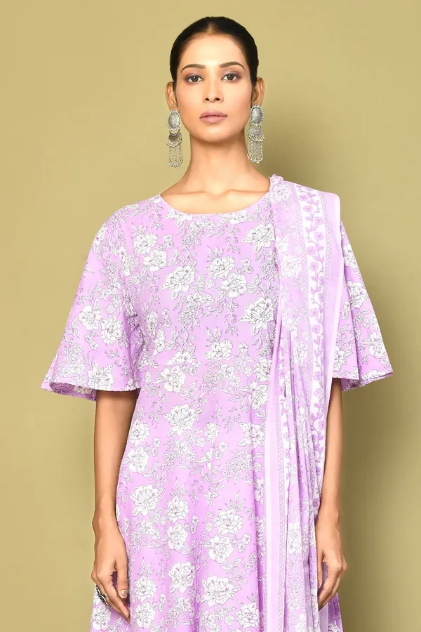 Women's_Lavender_Floral_Flared_Sleeves_Anarkali_Kurta_With_Dupatta_-_Doriyan