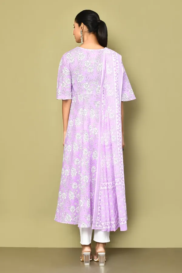 Women's_Lavender_Floral_Flared_Sleeves_Anarkali_Kurta_With_Dupatta_-_Doriyan